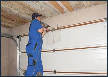 Garage Doors Store Repairs Fairview, TN 615-455-0091 - cont-gdr-door-repair-08m